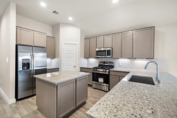 $2,400 | 3327 Tilley Drive, Rosenberg, TX 77471
