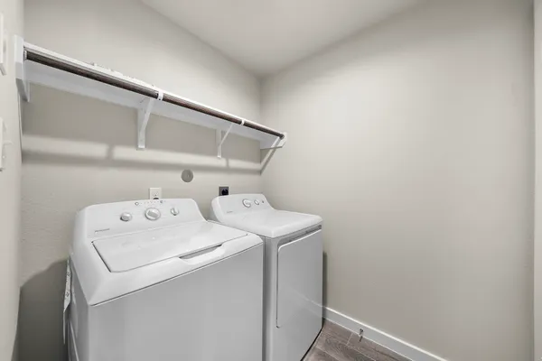 $2,400 | 3327 Tilley Drive, Rosenberg, TX 77471