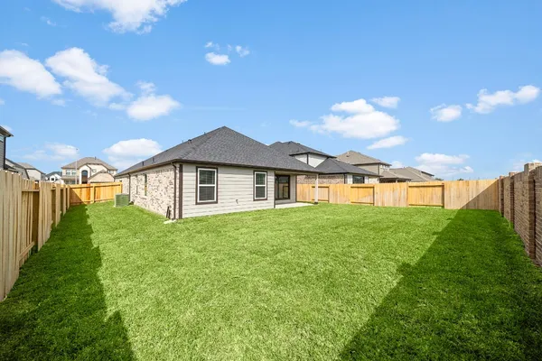 $2,400 | 3327 Tilley Drive, Rosenberg, TX 77471
