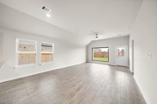 $2,400 | 3327 Tilley Drive, Rosenberg, TX 77471