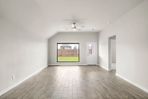 $2,400 | 3327 Tilley Drive, Rosenberg, TX 77471