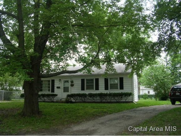 28 Windsor Road Springfield, IL 62702 - Photo 1 of 9