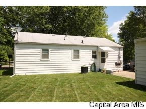 28 Windsor Road Springfield, IL 62702 - Photo 2 of 9