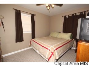 28 Windsor Road Springfield, IL 62702 - Photo 7 of 9