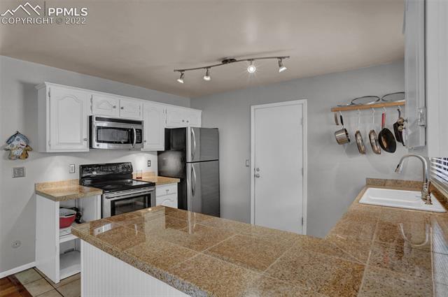 8380 Chipita Park Road Cascade, CO 80809 - Photo 17 of 34 Gallery Image 17