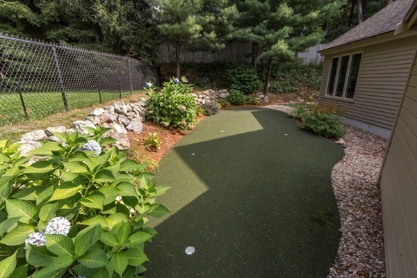 327 Edgemere Road Lynnfield, MA 01940 - Photo 28 of 30 Gallery Image 28