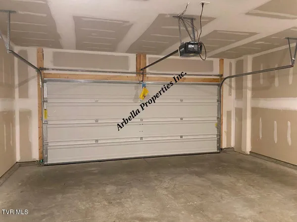 $2,100 | 424 Quiver Street, Unit 64, Johnson City, TN 37604