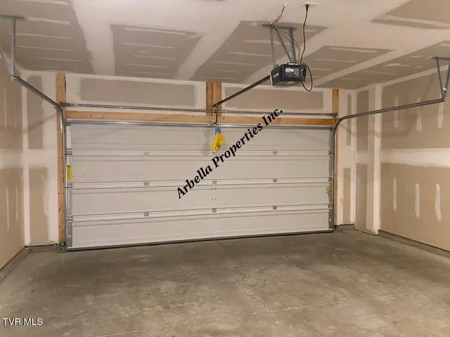 $2,100 | 424 Quiver Street, Unit 64, Johnson City, TN 37604