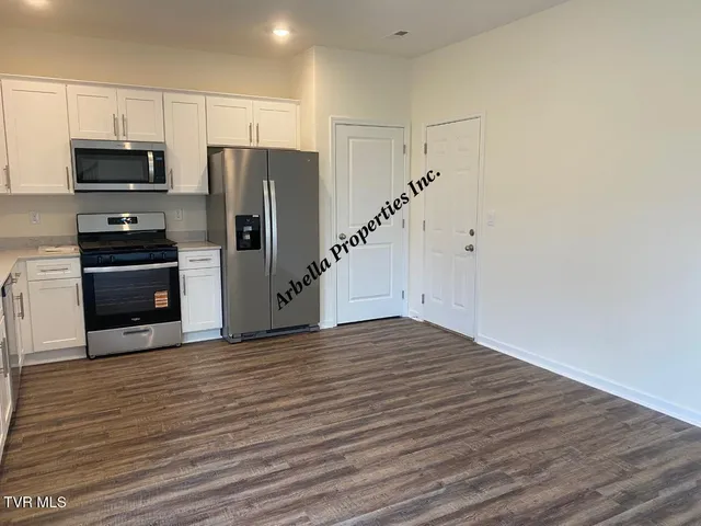 $2,100 | 424 Quiver Street, Unit 64, Johnson City, TN 37604