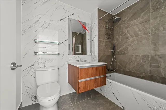 $898,000 | 13618 Maple Avenue, Unit 5F | Flushing