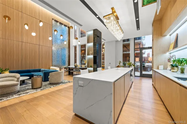 $898,000 | 13618 Maple Avenue, Unit 5F | Flushing