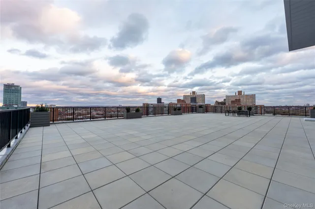 $898,000 | 13618 Maple Avenue, Unit 5F | Flushing