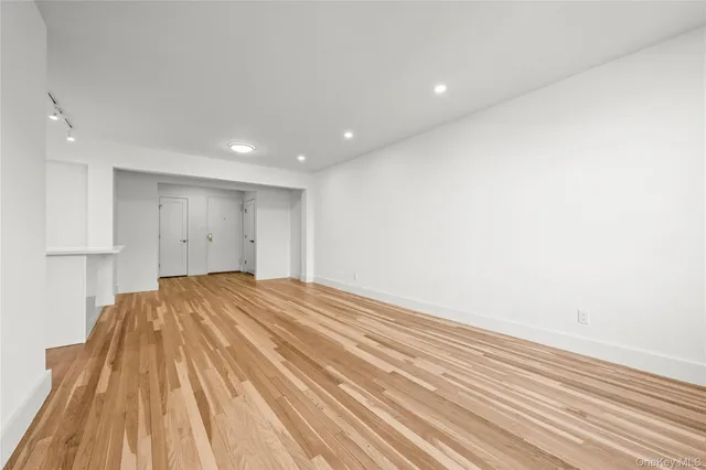 $898,000 | 13618 Maple Avenue, Unit 5F | Flushing