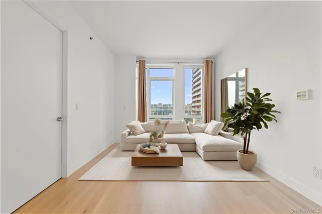 $898,000 | 13618 Maple Avenue, Unit 5F | Flushing