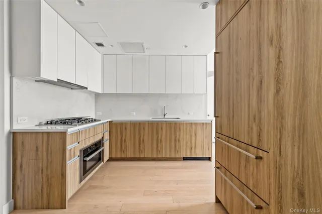 $898,000 | 13618 Maple Avenue, Unit 5F | Flushing