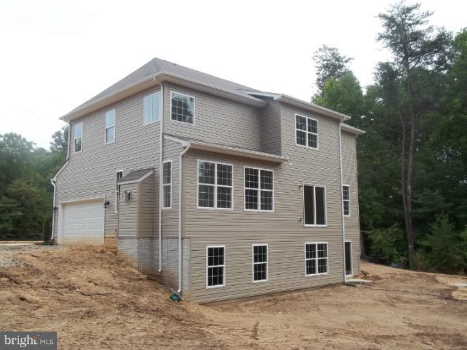 19041 Poplar Ridge Road Brandywine, MD 20613 - Photo 17 of 30 Exterior (Rear)