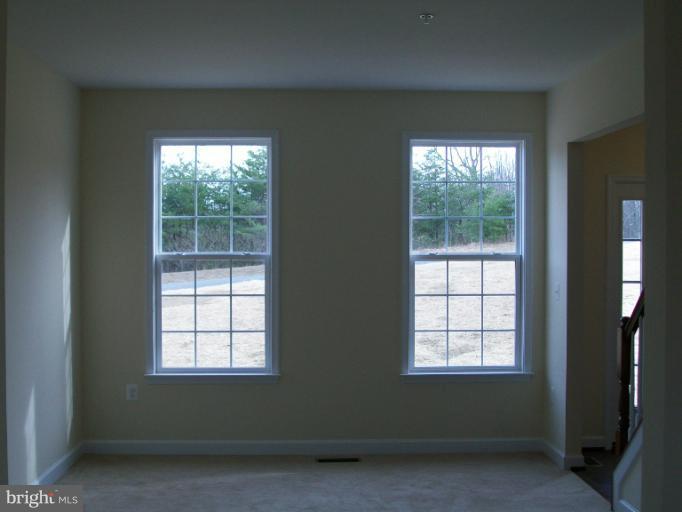 19041 Poplar Ridge Road Brandywine, MD 20613 - Photo 24 of 30 Living Room