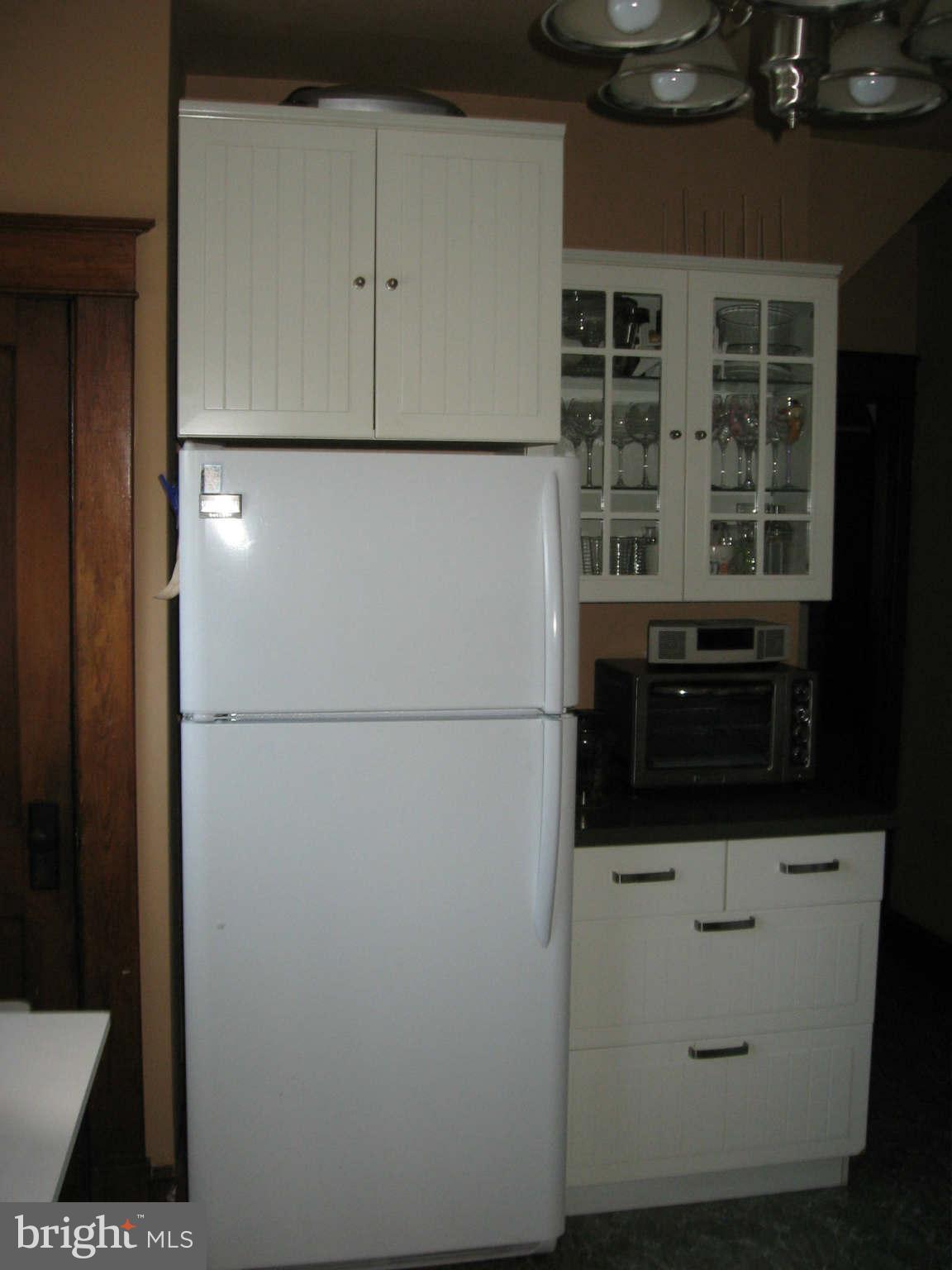 6604 North Point Road Baltimore, MD 21219 - Photo 14 of 22 a view of washer and dryer