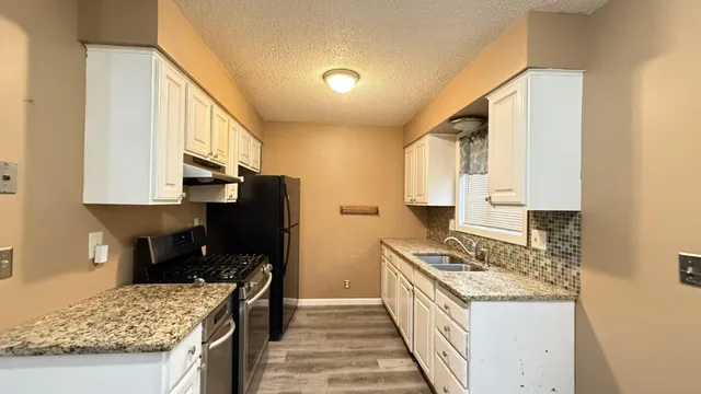 $242,000 | 1548 7th Street East, St. Paul, MN 55106