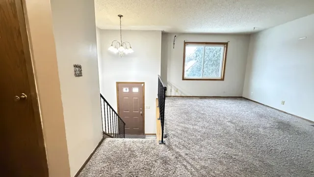 $242,000 | 1548 7th Street East, St. Paul, MN 55106