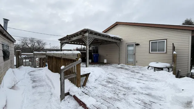 $242,000 | 1548 7th Street East, St. Paul, MN 55106