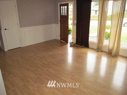 3405 Northeast 10th Street Renton, WA 98056 - Photo 2 of 13 Gallery Image 2