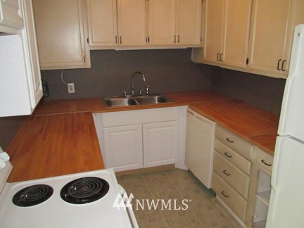 3405 Northeast 10th Street Renton, WA 98056 - Photo 8 of 13 Gallery Image 8
