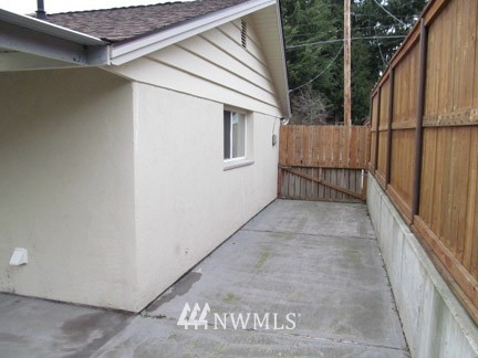 3405 Northeast 10th Street Renton, WA 98056 - Photo 9 of 13 Gallery Image 9