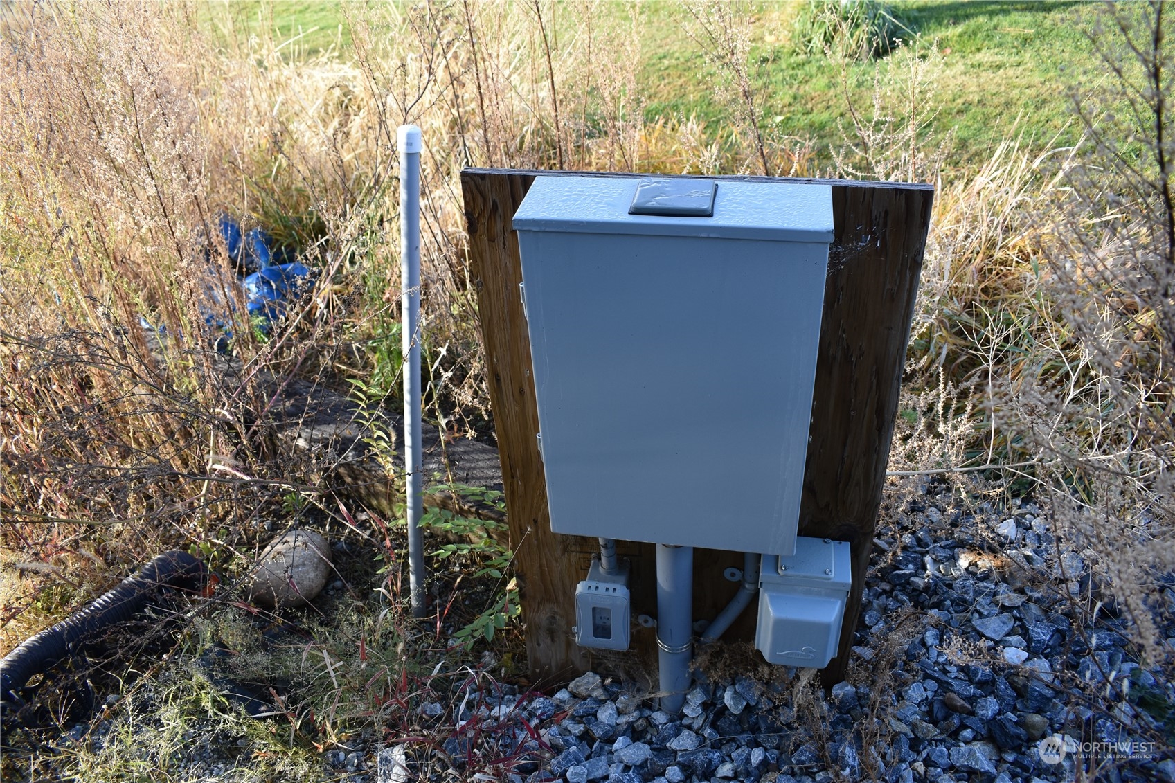 685 Loomis-Oroville Road Tonasket, WA 98855 - Photo 27 of 36 a view of a wooden fence