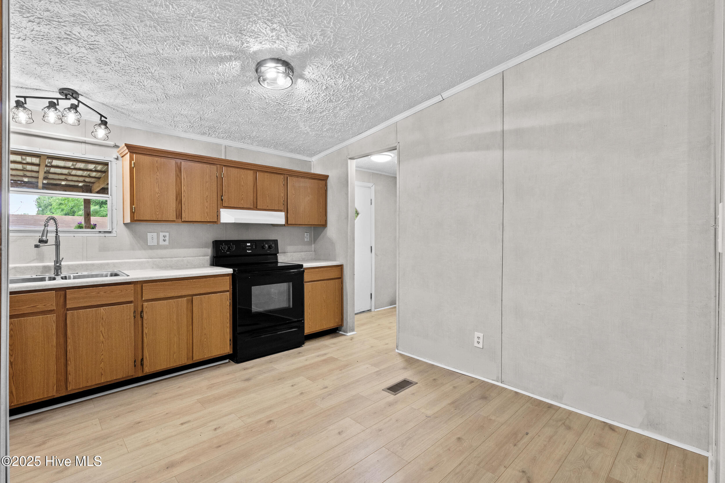 2126 Malpass Corner Road Burgaw, NC 28425 - Photo 13 of 43 13_kitchen
