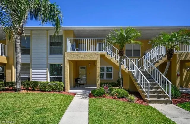 $299,900 | 1210 Yesica Ann Circle, Unit C105, Naples, FL 34110