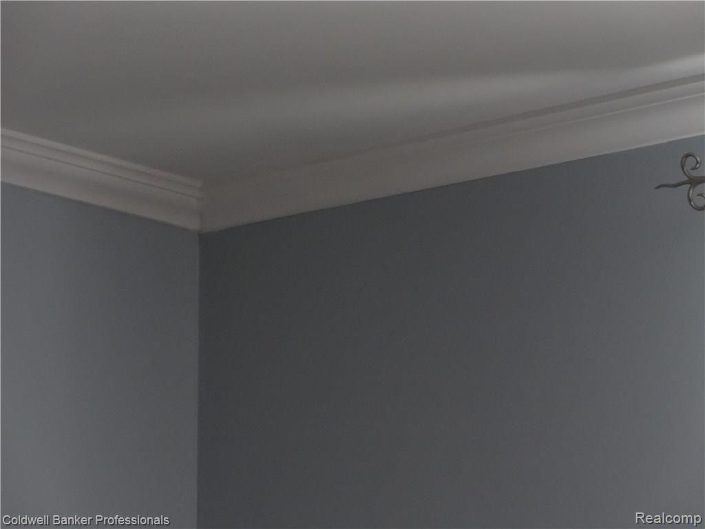 5211 Timber Ridge Trail Clarkston, MI 48346 - Photo 46 of 64 Crown molding in master