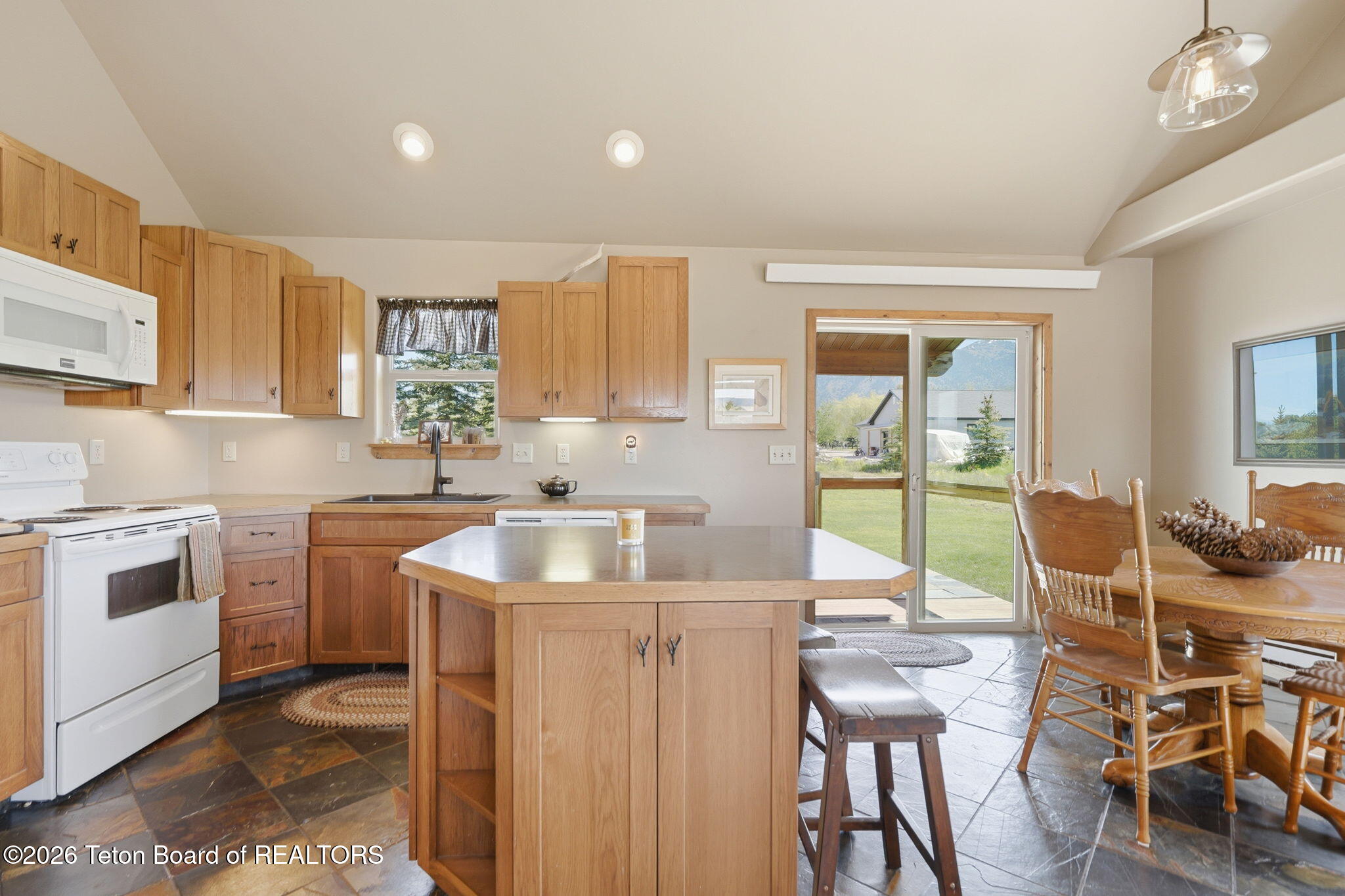47 Holly Drive Star Valley Ranch, WY 83127 - Photo 10 of 62 5-web-or-mls-_AET9276