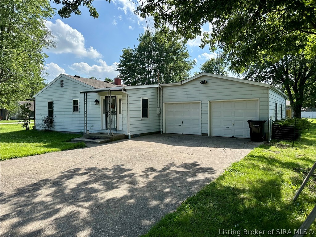 230 Hendricks Street Madison, IN 47250 - Photo 1 of 17 230 Hendricks St.