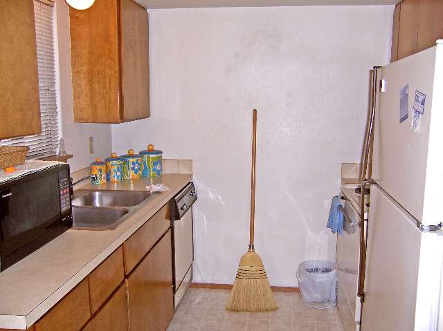 2111 North Houk Road Spokane Valley, WA 99216 - Photo 5 of 9 Gallery Image 5