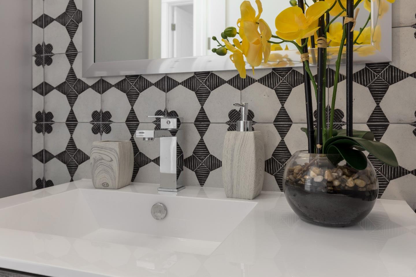 1639 Walters Avenue Campbell, CA 95008 - Photo 8 of 30 a bathroom with a bathtub