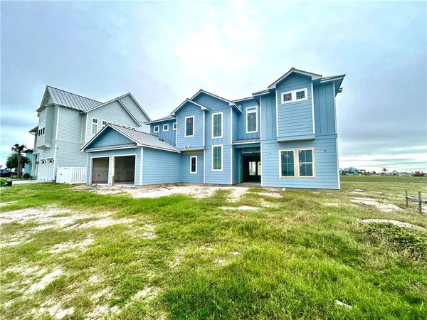 $2,300,000 | 1053 North Isle Drive, Rockport, TX 78382