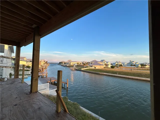 $2,300,000 | 1053 North Isle Drive, Rockport, TX 78382