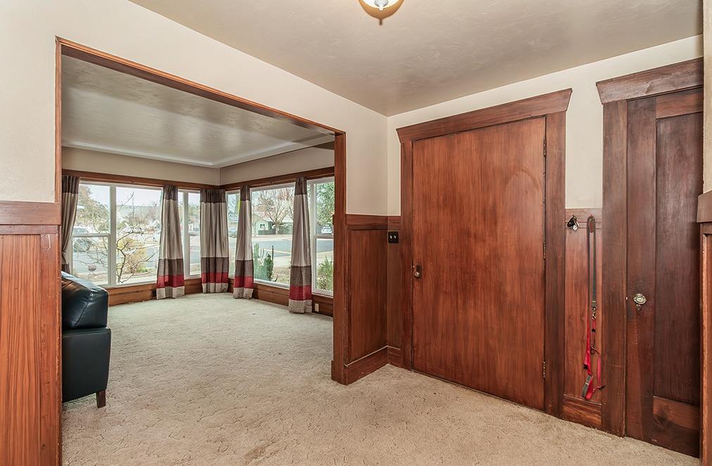 1203 L Street Reedley, CA 93654 - Photo 3 of 40 an empty room with windows