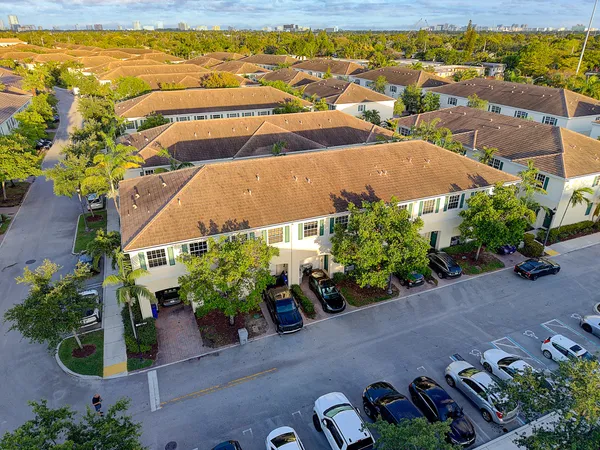 $2,750 | 704 Southwest 2nd Way, Pompano Beach, FL 33060