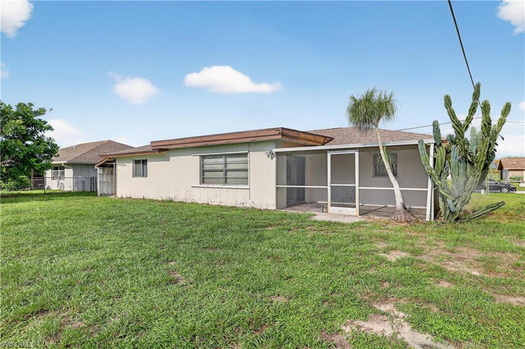 17469 Laurel Valley Road Fort Myers, FL 33967 - Photo 3 of 25 Gallery Image 3
