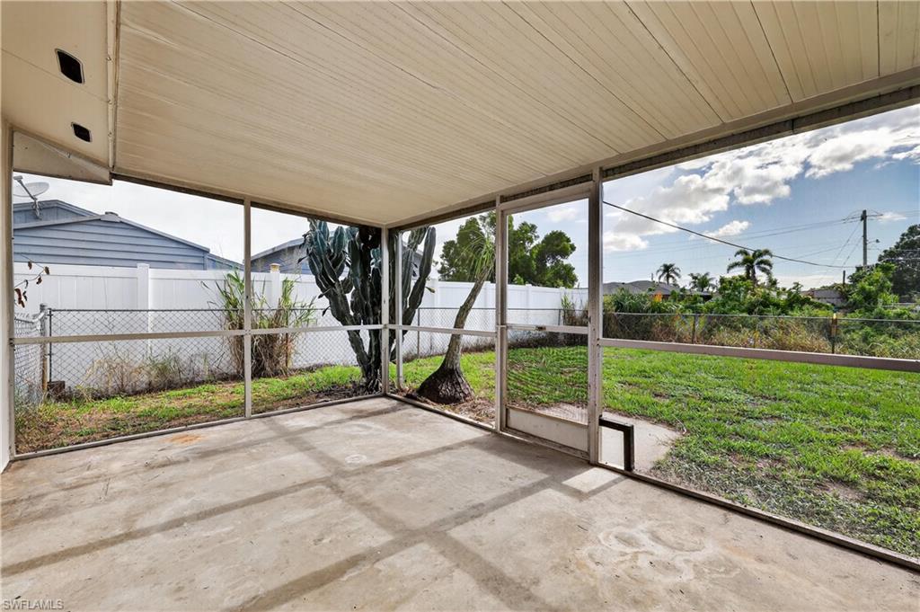 17469 Laurel Valley Road Fort Myers, FL 33967 - Photo 4 of 25 Gallery Image 4