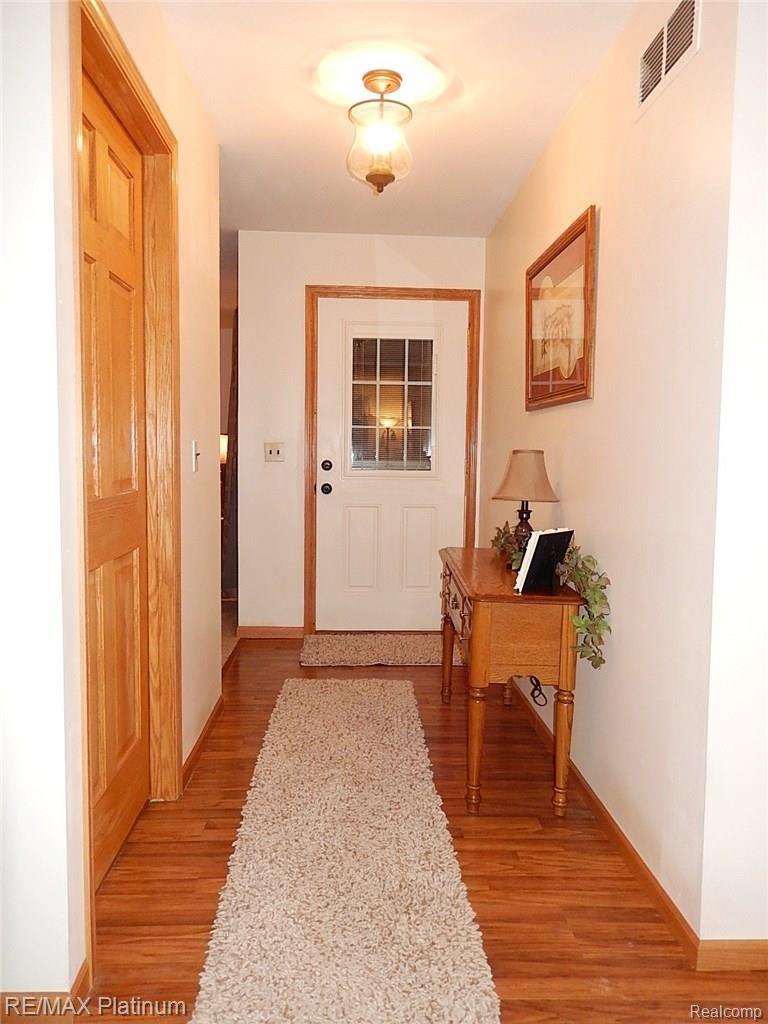 7442 Herbst Road Brighton, MI 48114 - Photo 17 of 70 17.JPG