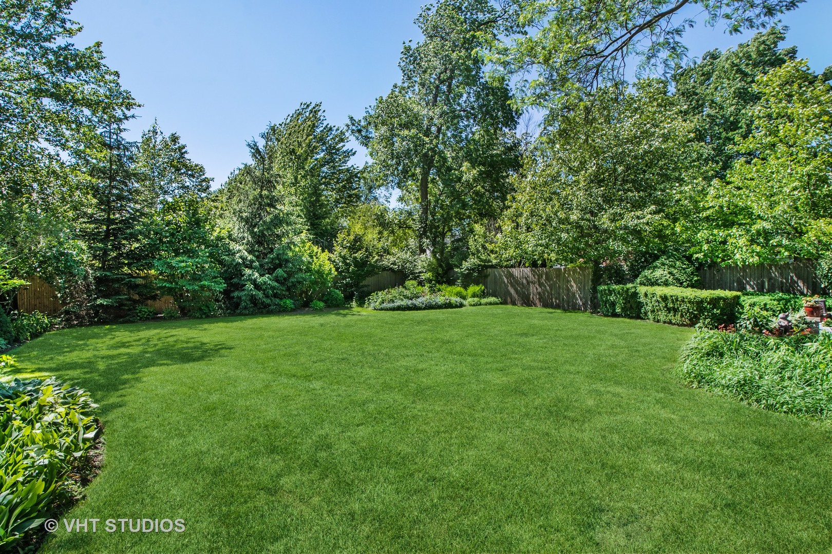 340 Ridge Avenue Winnetka, IL 60093 - Photo 3 of 29 a view of yard with green space