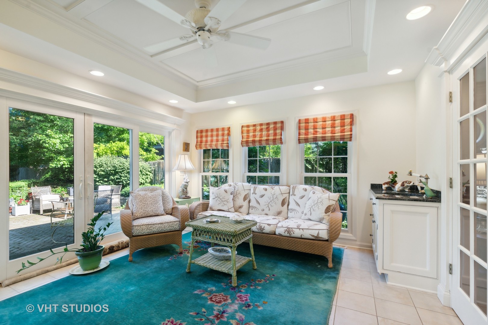 340 Ridge Avenue Winnetka, IL 60093 - Photo 8 of 29 a living room with furniture and a flat screen tv