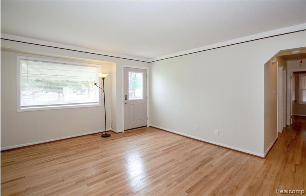 3104 Starr Road Royal Oak, MI 48073 - Photo 9 of 24