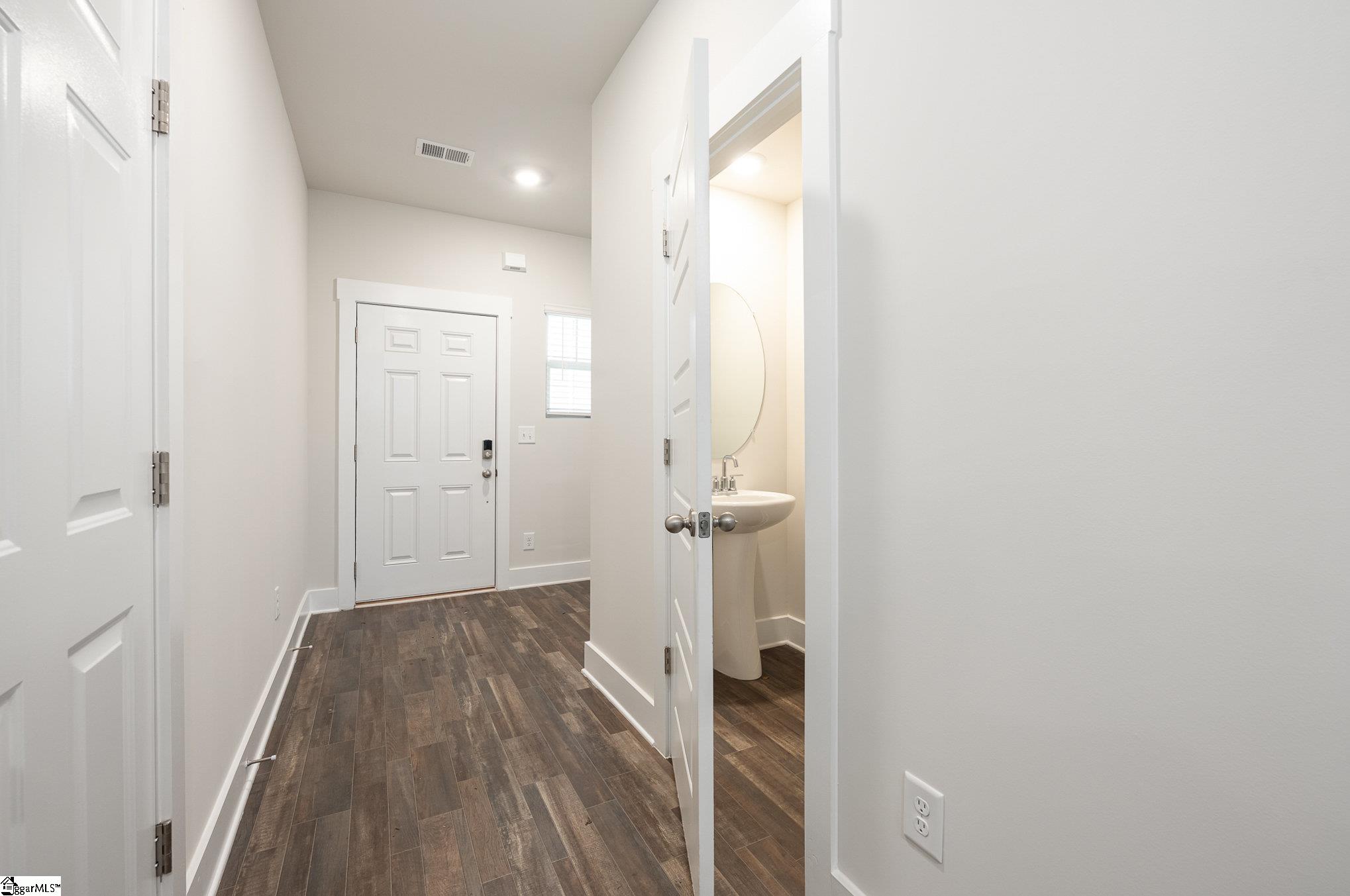 417 Windsinger Lane Greer, SC 29650 - Photo 5 of 25 Gallery Image 5