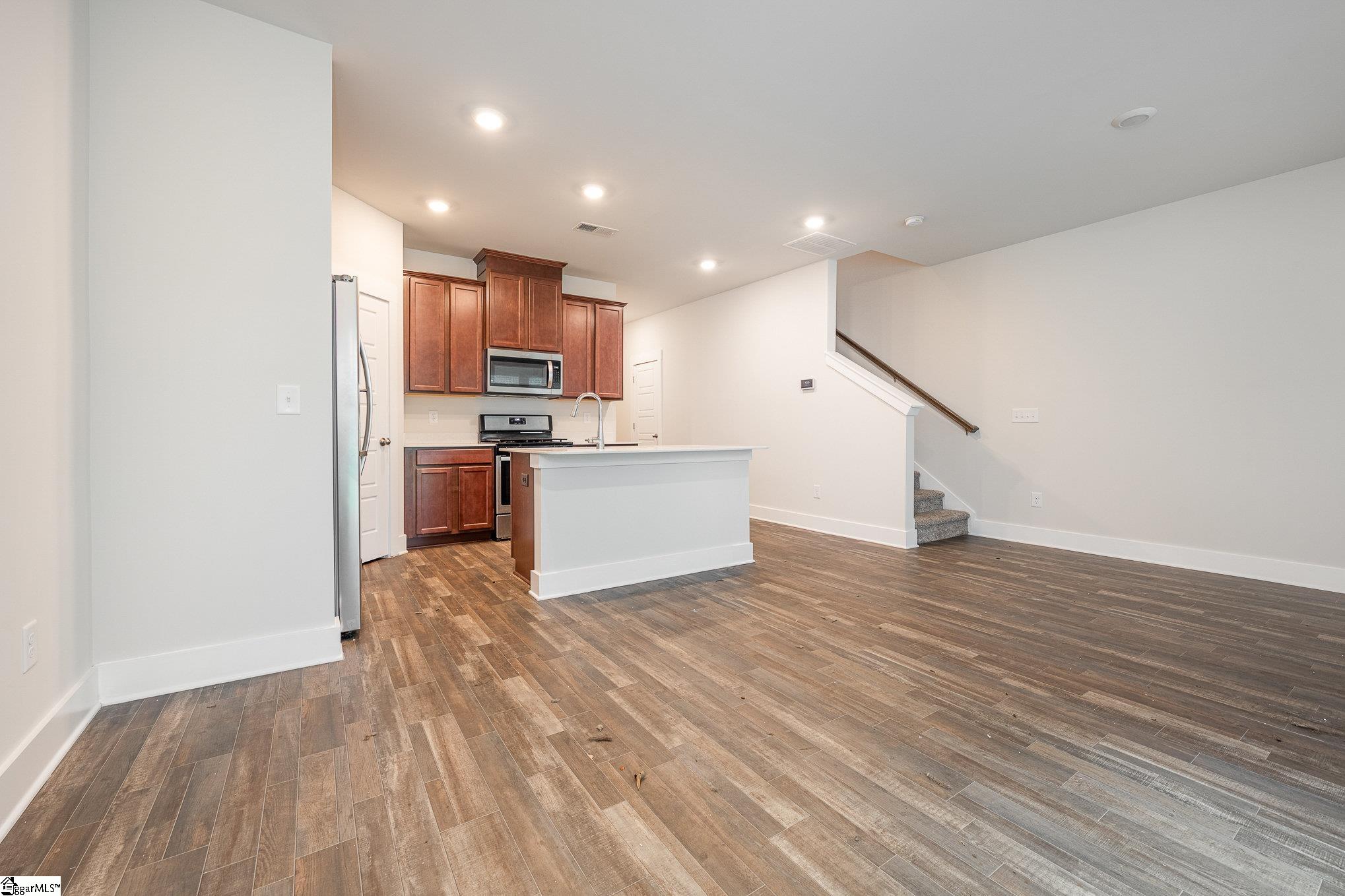 417 Windsinger Lane Greer, SC 29650 - Photo 6 of 25 Gallery Image 6