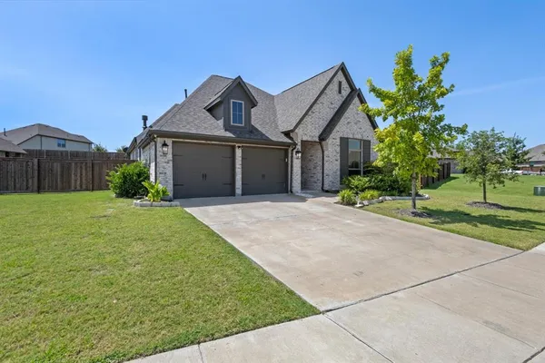 $420,000 | 960 Knoxbridge Road, Forney, TX 75126