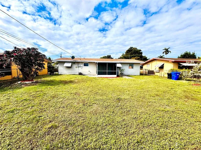 $2,800 | 1411 Northwest 79th Way, Pembroke Pines, FL 33024